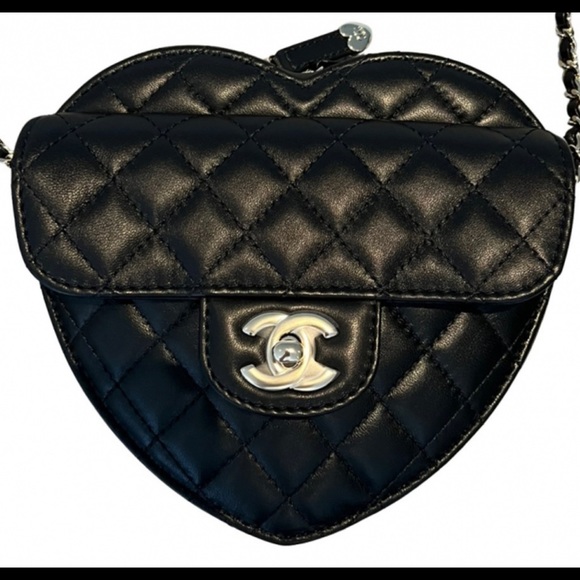 SOLD!! Chanel heart bag - Picture 2 of 7